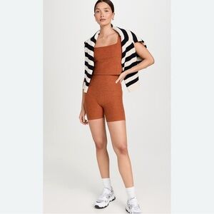 Beyond Yoga – Spacedye Impress Set Cropped Tank and Biker Shorts